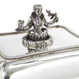 Edwards, John. A GEORGE III SILVER ENTREE DISH AND COVER - фото 4