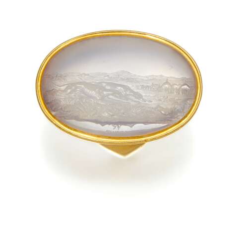 CHARLES WEIGELL, 19TH CENTURY WHITE AGATE INTAGLIO RING - Foto 1