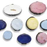 A GROUP OF NINE ENAMEL PATCH BOXES - фото 6
