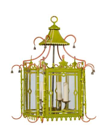 Colefax, Sibyl. A GREEN AND RED-PAINTED TOLE 'CHINOISERIE' LANTERN - photo 1