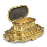 THREE PATINATED AND GILT-BRONZE INKSTANDS - фото 9