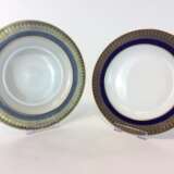 Zwei Suppenteller: Meissen Porzellan, T-Glatt, Fahne kobaltblau, Goldkante, um 1900, sehr gut. - photo 1