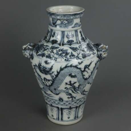 Blau-weiße Vase - photo 1