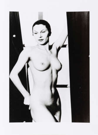 RAY, Man (1890 Philadelphia - 1976 Paris). Man Ray: Nude. - Foto 1