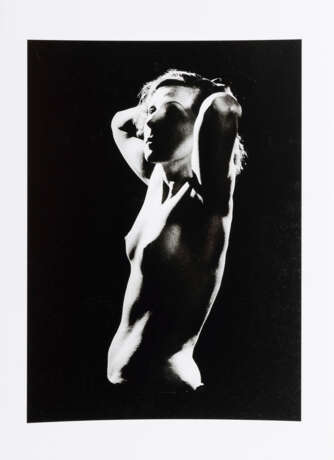 RAY, Man (1890 Philadelphia - 1976 Paris). Man Ray: Nude. - Foto 1