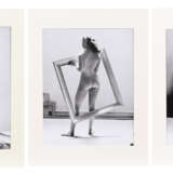 DE DIENES, André (1913 Siebenbürgen - 1985 Los Angeles). De Dienes: 3 erotische weibliche Akte. - Foto 1