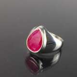 Eleganter Ring mit großem leuchtendem Rubin von ca. 8 Karat in Silber 925. - Foto 1