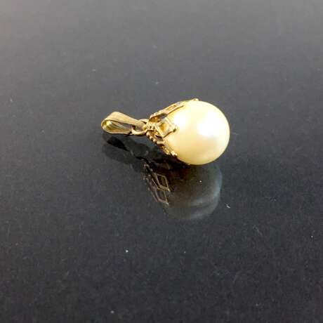 Eleganter Anhänger: Gelbgold 585 mit großer leicht barocker Perle, sehr schön. - фото 1