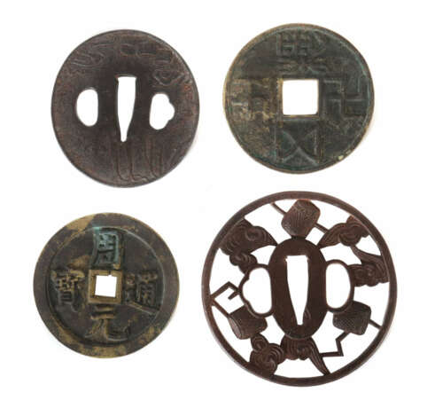 2 Tsuba und 2 Münzen Japan - Foto 1