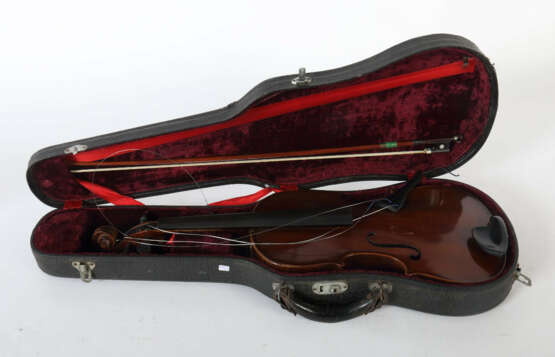 Geige Auf innenliegendem Zettel bezeichnet: Model Antonius Stradivarius Cremonenfis Fecibat Anno 17 - Jackson Guldan Violin Co - фото 2
