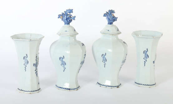 2 Deckelvasen und 2 Vasen Delft - photo 3