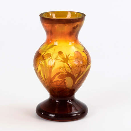 Vase mit Blumendekor - Foto 1