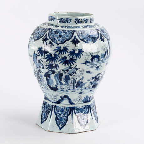 Große Fayence-Vase mit Chinoiserien - Foto 3