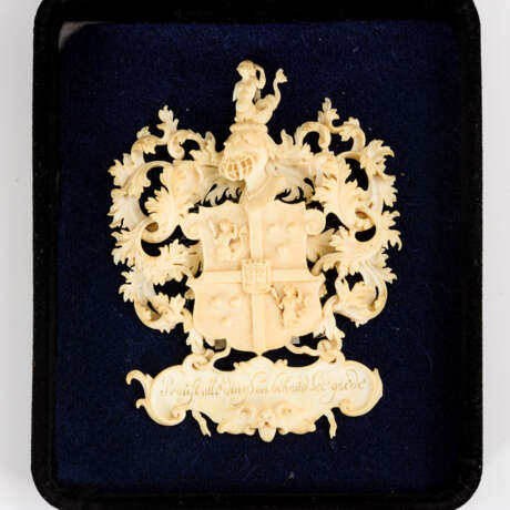 Schatulle mit Wappen aus Elfenbein bzw. Silber - фото 2