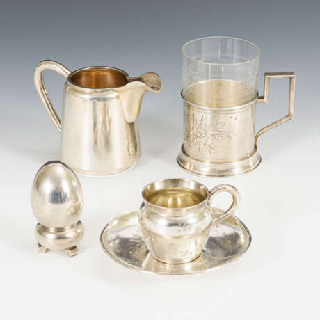 5 Kleinteile Silber: Tasse mit Untertasse, Kännchen, Teeglas, Ei auf Ständer - photo 1