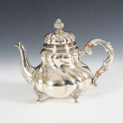 Silberne Teekanne