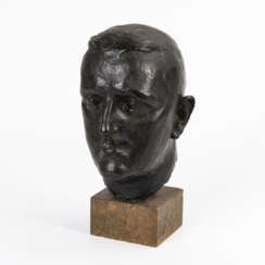 BRELLOCHS, Hermann Wilhelm (1899 Heilbronn - 1979 Stuttgart). Monogrammist HWB; Männlicher Porträtkopf Bronze.