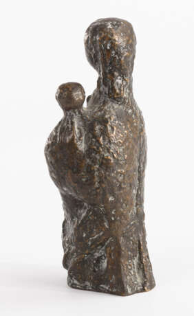 BROËR, Hilde (1904 Witten – 1987 Kressbronn). Madonna, 1953, Bronze. - Foto 2