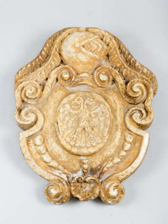 Stone coat of arms - photo 1