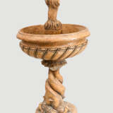 Rosso Verona Stone Fountain with one central collumn feet on round stepped and waved base with three dolphins turning around their bodies - Foto 1