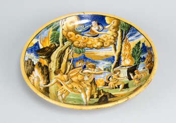 Urbino ceramic plate with upstanded border