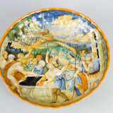 Urbino ceramic bowl with waved upstanding border and moulded and bowled center. Multicolored painted and glazed - photo 1