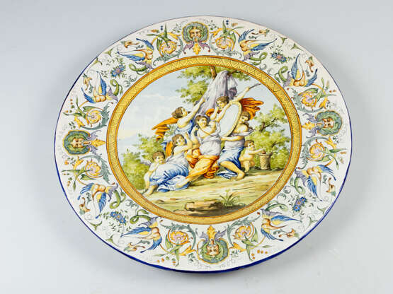 Large Italian Ceramic Plate with bride border and moulded centre - Foto 1
