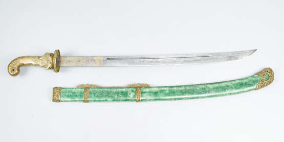 Chinese officers sword with damascene blade and gilted script signs and dragon decorations. Bronze grip and hand protection - фото 1