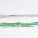 Chinese officers sword with damascene blade and gilted script signs and dragon decorations. Bronze grip and hand protection - Foto 1