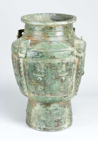 Large chinese bronze container possible Zhou period - photo 1