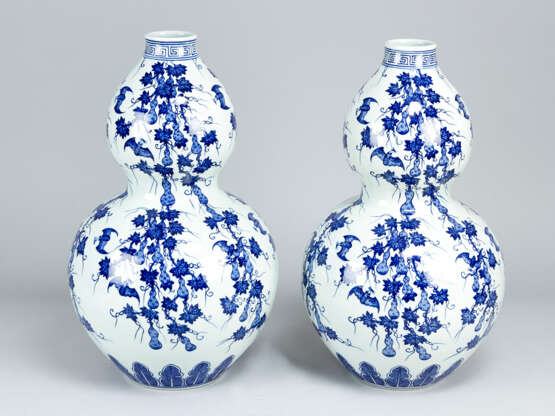 Pair of chinese pumkin vases - фото 1