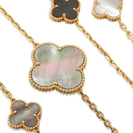 Van Cleef & Arpels. VAN CLEEF & ARPELS MOTHER-OF-PEARL, ABALONE AND ONYX 'MAGIC ALHAMBRA' NECKLACE - Foto 6