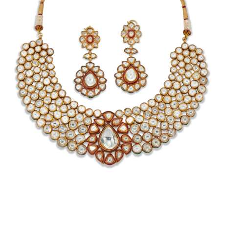 INDIAN DIAMOND AND ENAMEL NECKLACE AND EARRING SET - фото 1