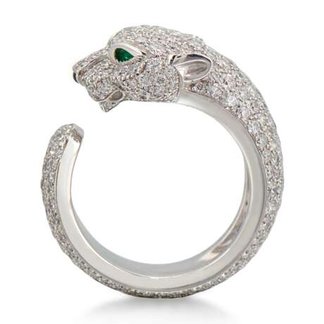 Cartier. CARTIER DIAMOND, EMERALD AND ONYX 'PANTHÈRE' RING - photo 3