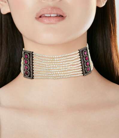 EARLY 20TH CENTURY SEED PEARL, RUBY AND DIAMOND CHOKER NECKLACE - Foto 5