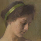 MARIA LÜBBES,"Junge Frau mit grünem Haarband", Pastellkreide auf Papier, hinter Glas gerahmt, signiert und datiert - Foto 2