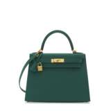 A MALACHITE EPSOM LEATHER SELLIER KELLY 28 WITH GOLD HARDWARE - photo 1