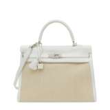 Hermes. A WHITE CLÉMENCE LEATHER & TOILE RETOURNÉ KELLY 35 WITH PALLADIUM HARDWARE - фото 1