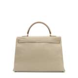 Hermes. A CRAIE SWIFT LEATHER KELLY FLAT 35 WITH GOLD HARDWARE - фото 3