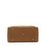 A GOLD TOGO LEATHER LINDY 35 WITH PALLADIUM HARDWARE - фото 4