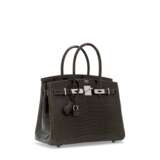 Hermes. A SHINY GRIS FONCÉ POROSUS CROCODILE BIRKIN 30 WITH PALLADIUM HARDWARE - photo 2