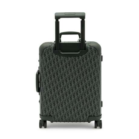 Christian Dior. A LIMITED EDITION BLACK ALUMINIUM CABIN SUITCASE BY KIM JONES - Foto 3