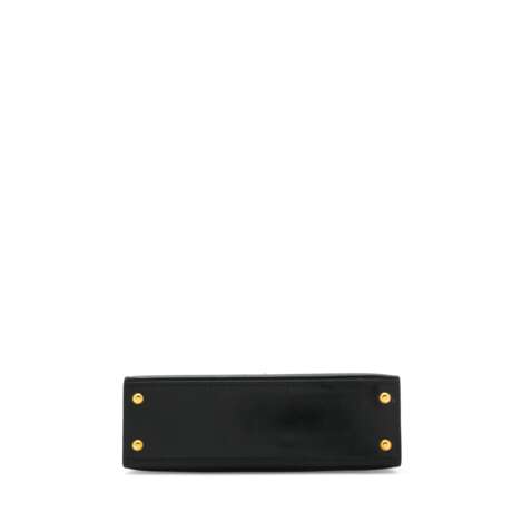 Hermes. A BLACK CALF BOX LEATHER MICRO MINI KELLY 15 WITH GOLD HARDWARE - Foto 4