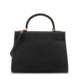 Hermes. A BLACK TOGO LEATHER RETOURNÉ KELLY 32 WITH GOLD HARDWARE - фото 3