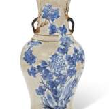 A BLUE AND WHITE BALUSTER VASE - photo 1