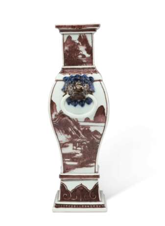 AN UNDERGLAZE-COPPER-RED AND BLUE-DECORATED VASE - фото 3