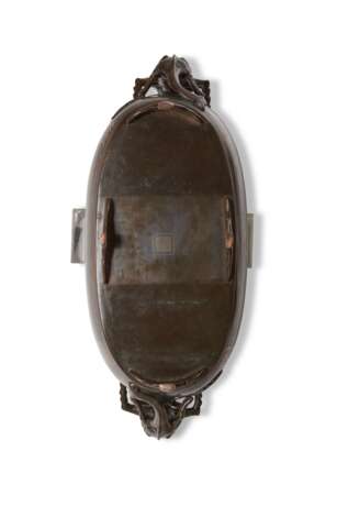 A LARGE SILVER-INLAID BRONZE CENSER AND STAND - Foto 4