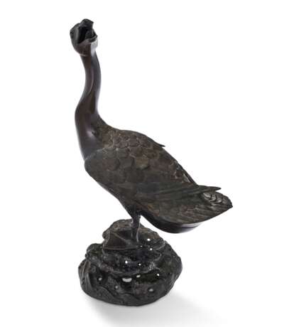 A BRONZE DUCK-FORM CENSER AND COVER - Foto 2