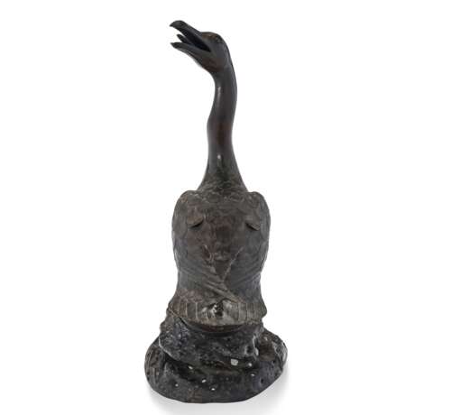 A BRONZE DUCK-FORM CENSER AND COVER - Foto 3