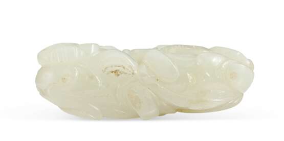 A WHITE JADE CARVING OF TWO BOYS - фото 3